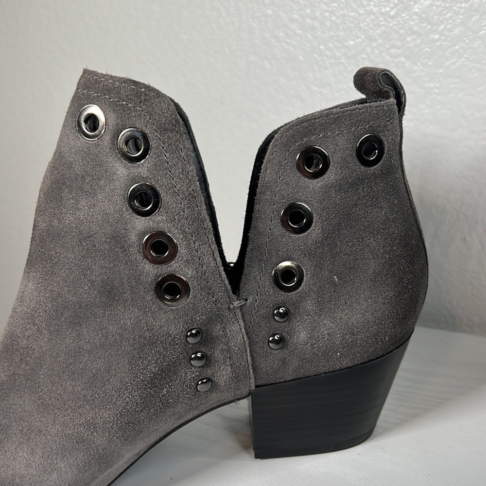 Sam Edelman Rubin Women's Gray Eyelet Leather Ankle Bootie Cuban Heels Size 8 - Picture 13 of 16
